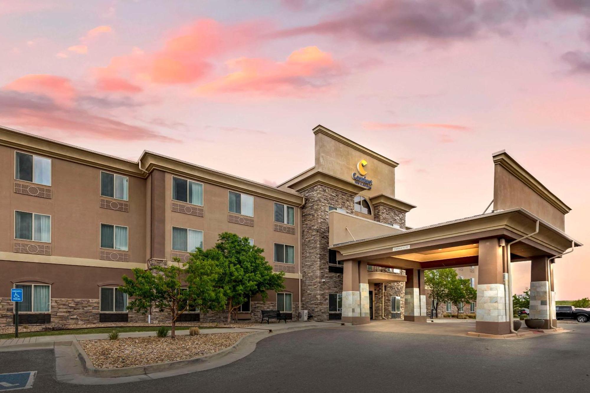 Comfort Inn & Suites Brighton Denver Ne Medical Center Eksteriør bilde