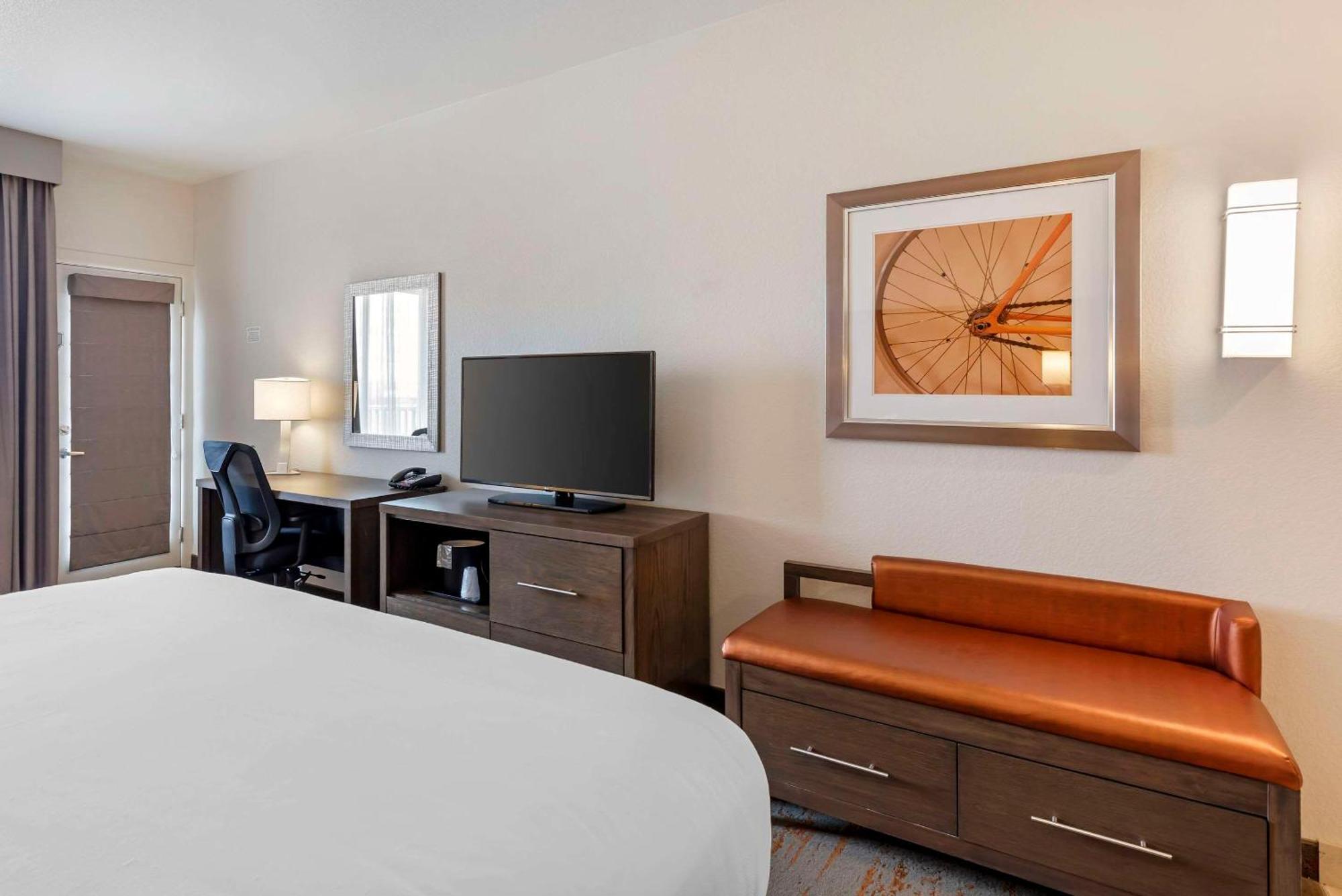 Comfort Inn & Suites Brighton Denver Ne Medical Center Eksteriør bilde