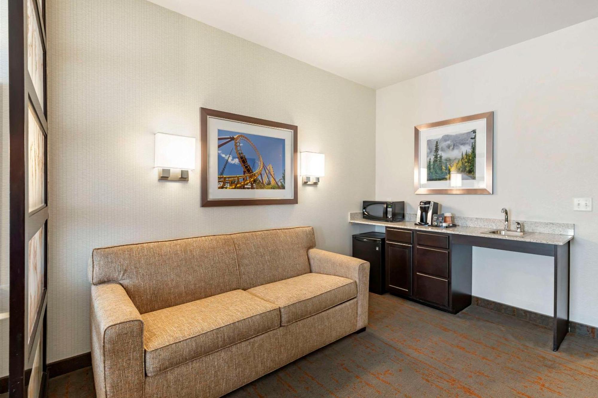 Comfort Inn & Suites Brighton Denver Ne Medical Center Eksteriør bilde